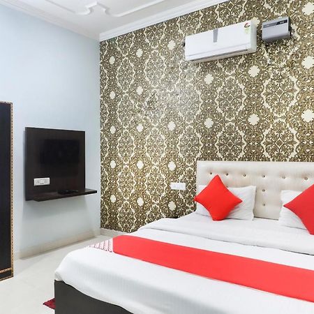 Oyo 70489 Hotel Tajvar Siwān Dış mekan fotoğraf