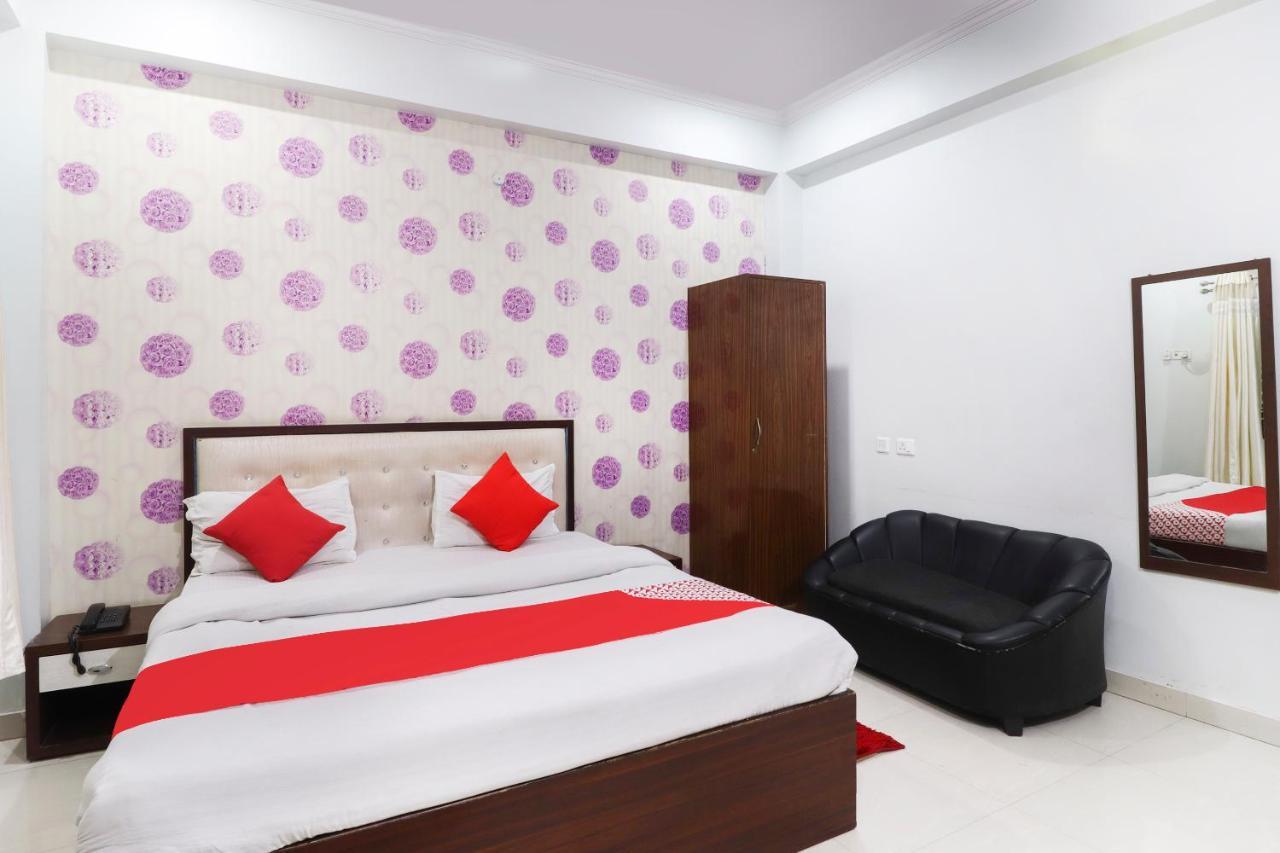 Oyo 70489 Hotel Tajvar Siwān Dış mekan fotoğraf