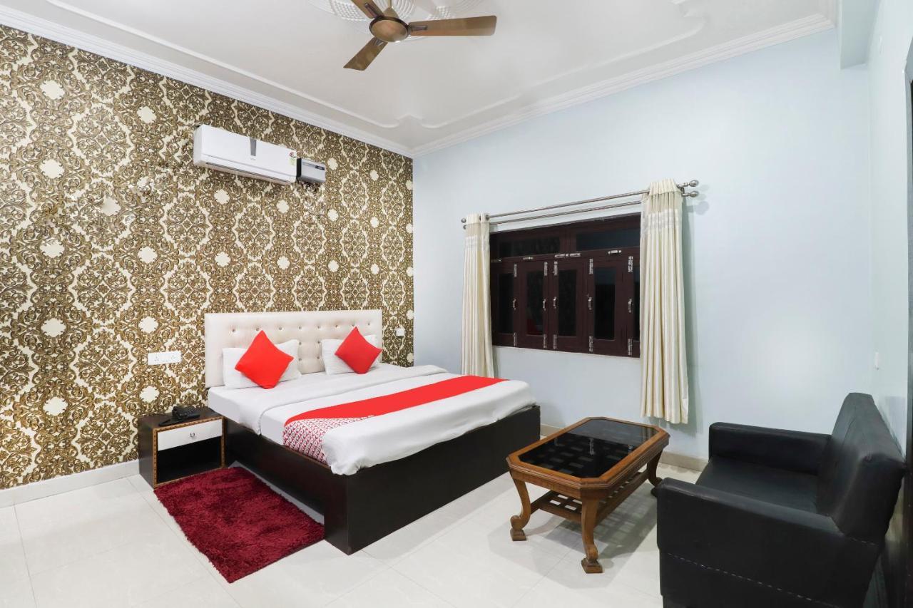 Oyo 70489 Hotel Tajvar Siwān Dış mekan fotoğraf