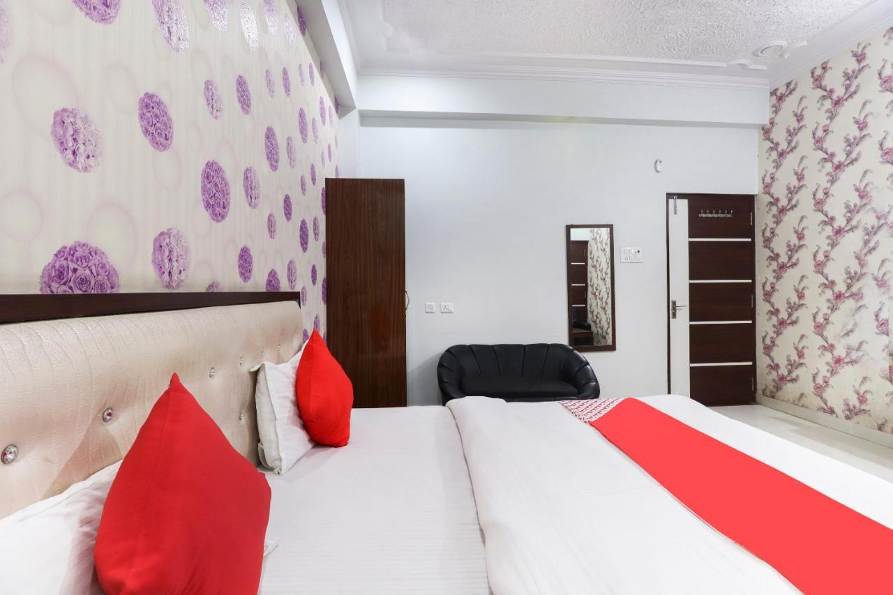 Oyo 70489 Hotel Tajvar Siwān Dış mekan fotoğraf